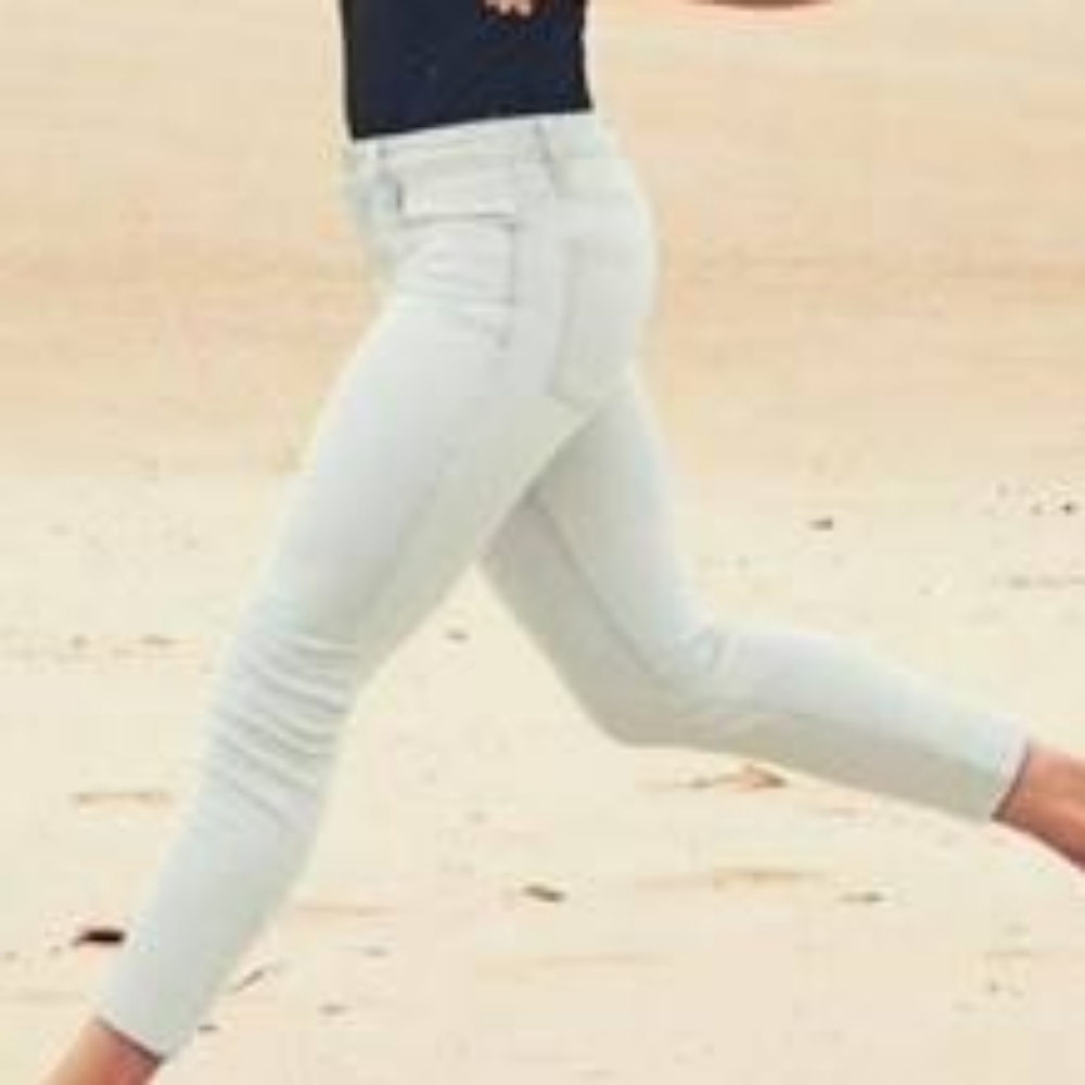 Athleta Sculptek Skinny Crop Jean Glacier Wash